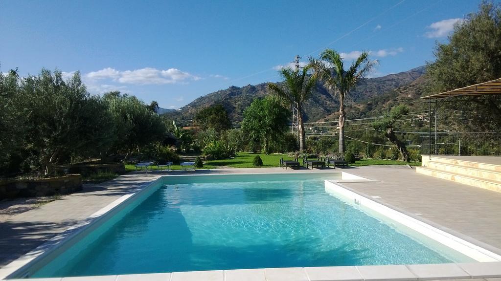Taormina Villa Ibiscus Alcantara Gaggi Rom bilde